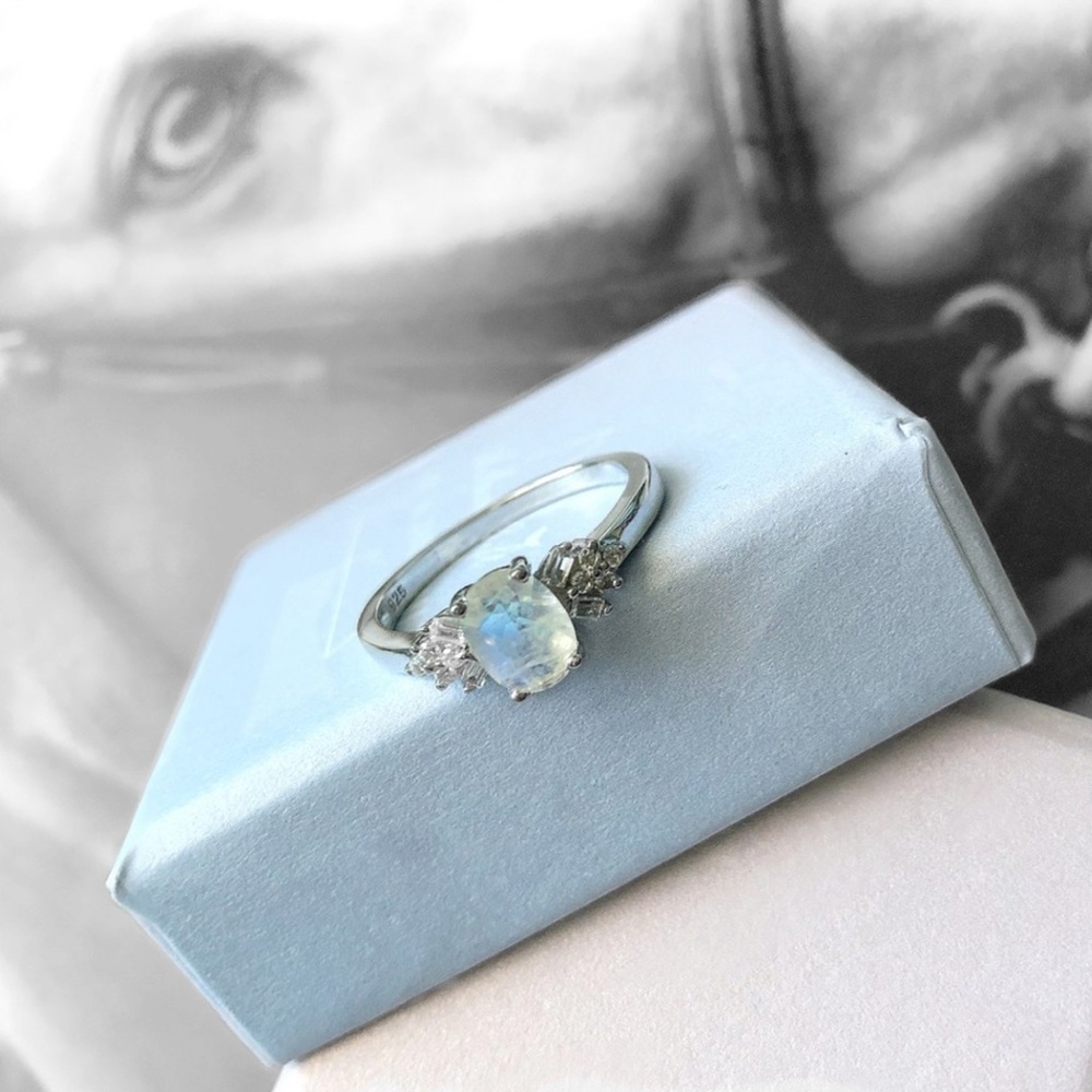 NEW Sterling Silver Rainbow Moonstone & White Topaz Ring